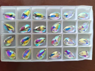 Diamantes para coser. 24und.