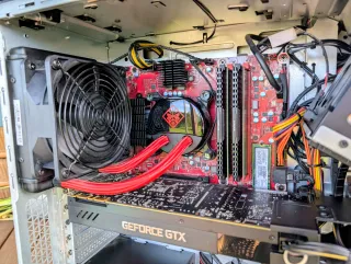 PC Gaming HP OMEN con Refrigeración Líquida