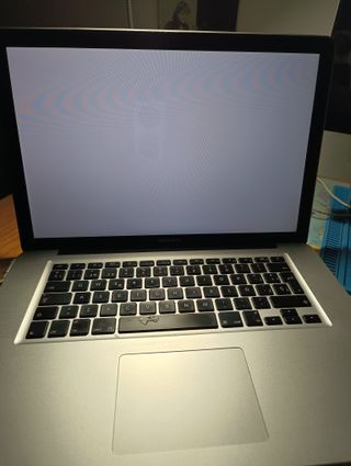 MacBook Pro A1286 Plata