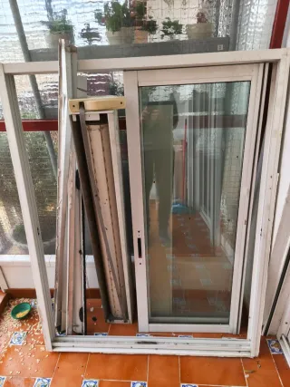 Ventana corredera 1x1.26 con persiana y mosquitera