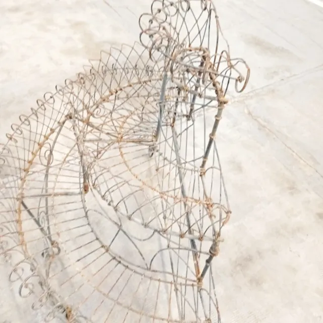 Jardinera Isabelina Alambre