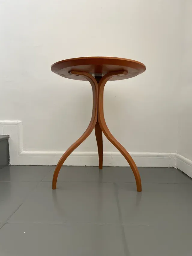 Elegante tavolino Thomas Stender