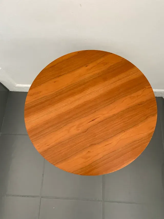 Elegante tavolino Thomas Stender