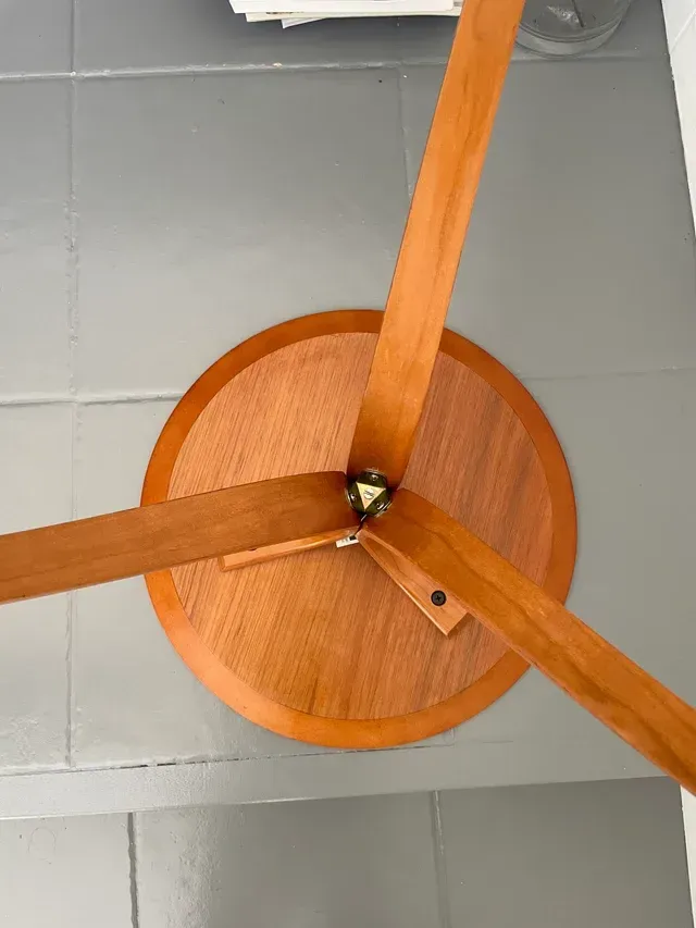 Elegante tavolino Thomas Stender