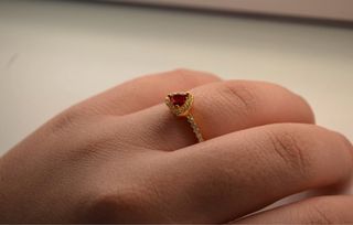 Anillo Corazón Rojo de Plata Ley 925 .