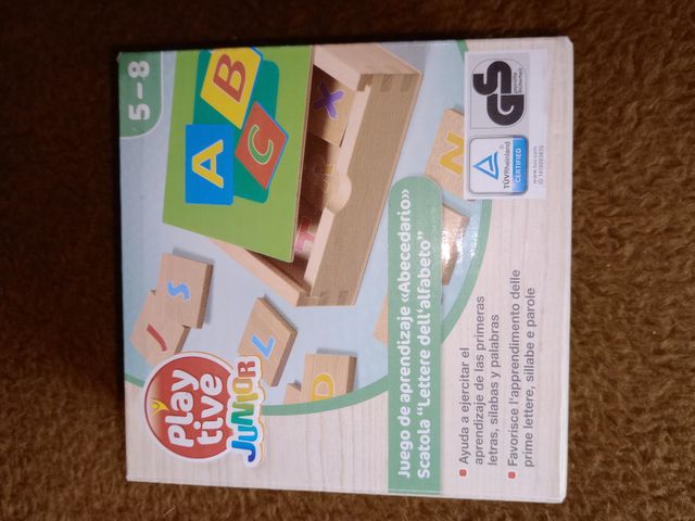 Abecedario de madera con caja