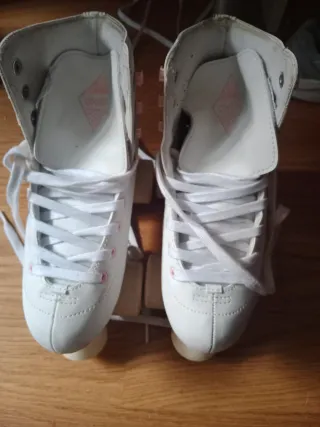 Patines 4 Ruedas Blancos y Rosas