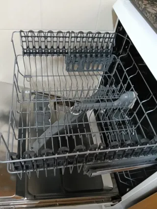 Cesto superior para lavavajillas Electrolux.