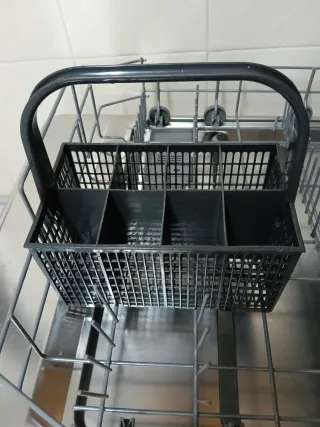 Cesto superior para lavavajillas Electrolux.