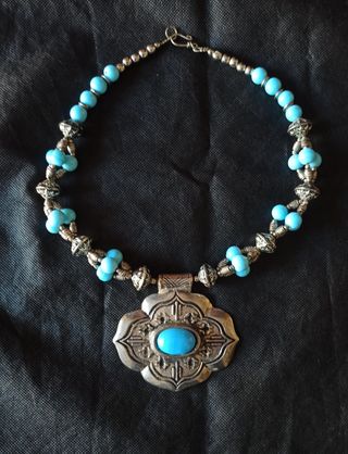 Collar fantasía turquesa y plateado