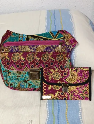 Riñonera Caomka y monedero multicolor