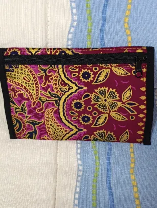 Riñonera Caomka y monedero multicolor