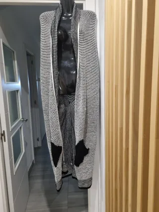 Gabardina Vintage Negra y Blanca Talla Única