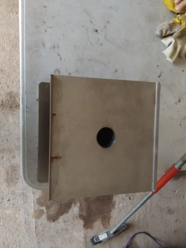 Soporte metálico cuadrado