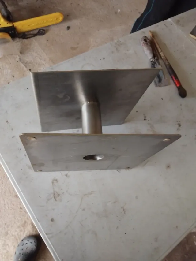 Soporte metálico cuadrado