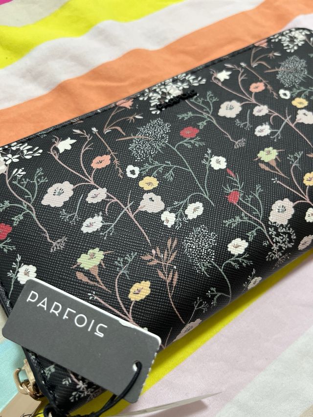 Cartera de mujer con estampado floral