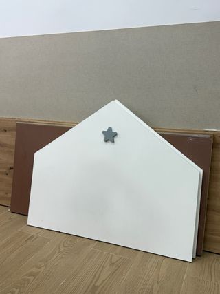 Cabecero infantil y mesita de noche