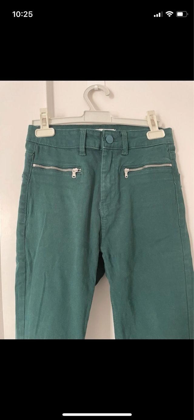 Pantalón pitillo verde