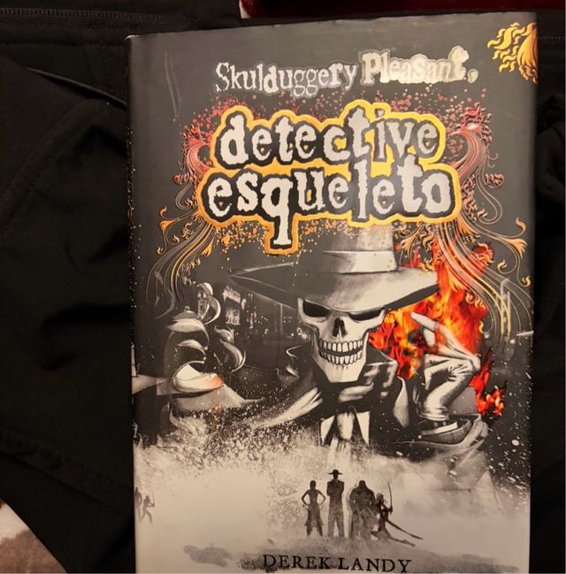 Detective Esqueleto