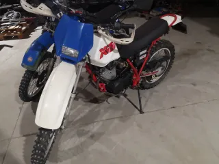 Yamaha XT 350 + Moto de regalo
