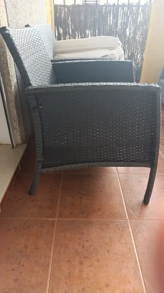 Sillones y mesa de terraza mimbre gris