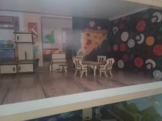 Casita de muñecas de madera resistente