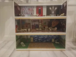 Casita de muñecas de madera resistente