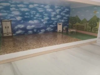 Casita de muñecas de madera resistente