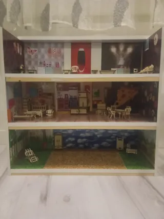 Casita de muñecas de madera resistente