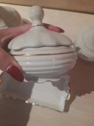 Juego tocador cerámica blanco y dorado