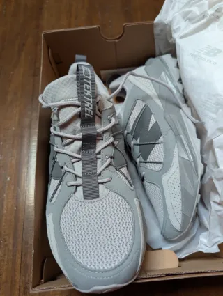 Zapatillas New Balance Trail Gris/Blanco