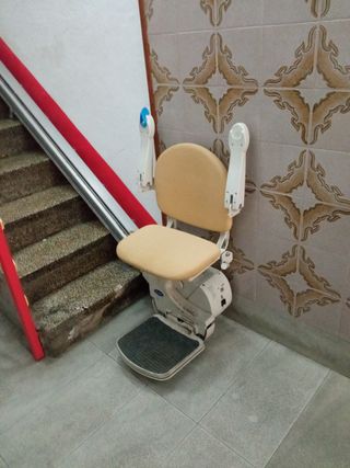 Silla elevadora cambiar bateria x lo demás bien td