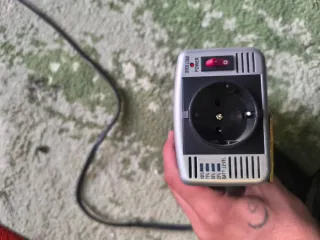 Inversor 12V a 220V Belkin