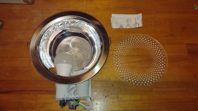 Foco Empotrable Downlight E-27 hueco 20cmts