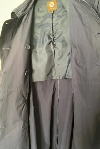 Gabardina azul de doble botonadura