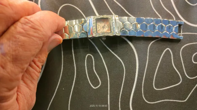 Reloj de pulsera esfera cuadrada