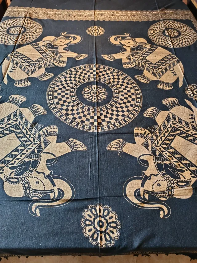 Copriletto artigianale Mandala Gold, 4 pezzi