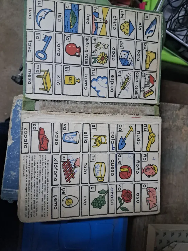 Antico libro scolastico ¡Adelante! 1° corso