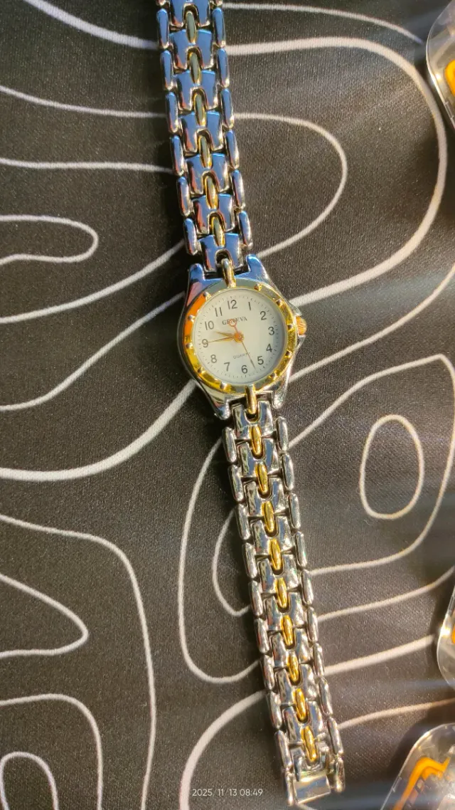 Reloj Geneva de pulsera bicolor