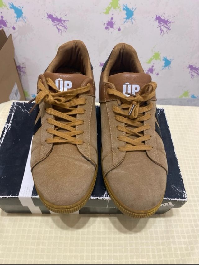 Adidas Taglia 46 Scarpe Marroni e Nere