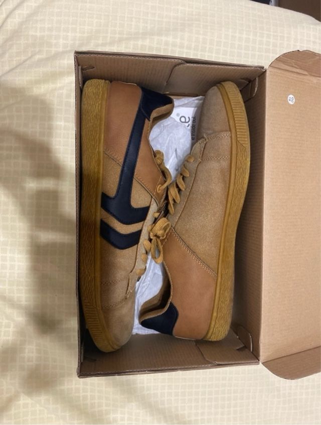 Adidas Taglia 46 Scarpe Marroni e Nere