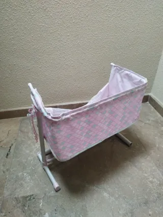 Cuna y cuco de juguete