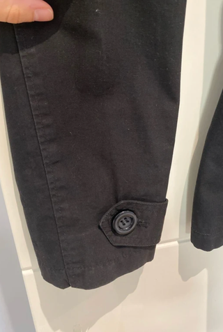 Gabardina corta negra