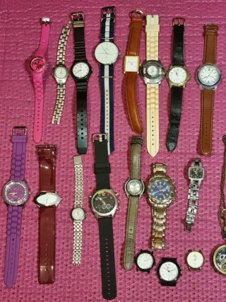 Lote 26 Relojes Variados