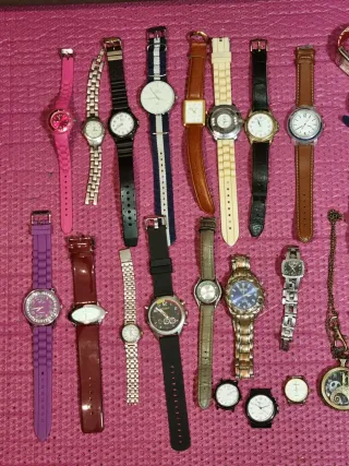 Lote 26 Relojes Variados