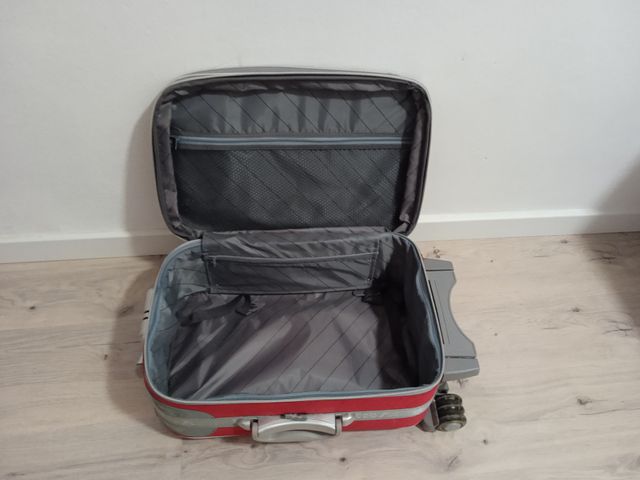 Maleta extensible con ruedas