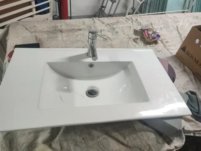 Lavabo de porcelana blanco