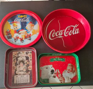 Set 4 Vassoi Coca-Cola con segni dell' eta'