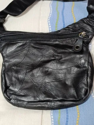 Riñonera de piel Caomka negra