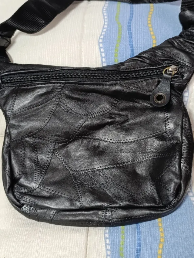 Riñonera de piel Caomka negra